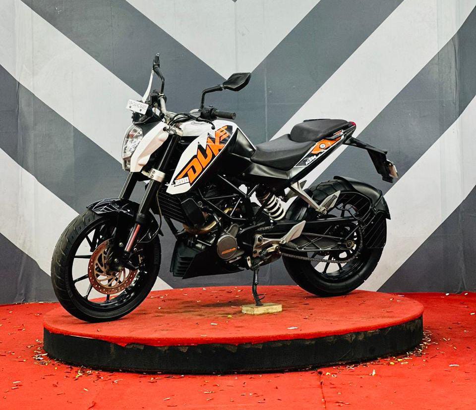 KTM DUKE 200 2015